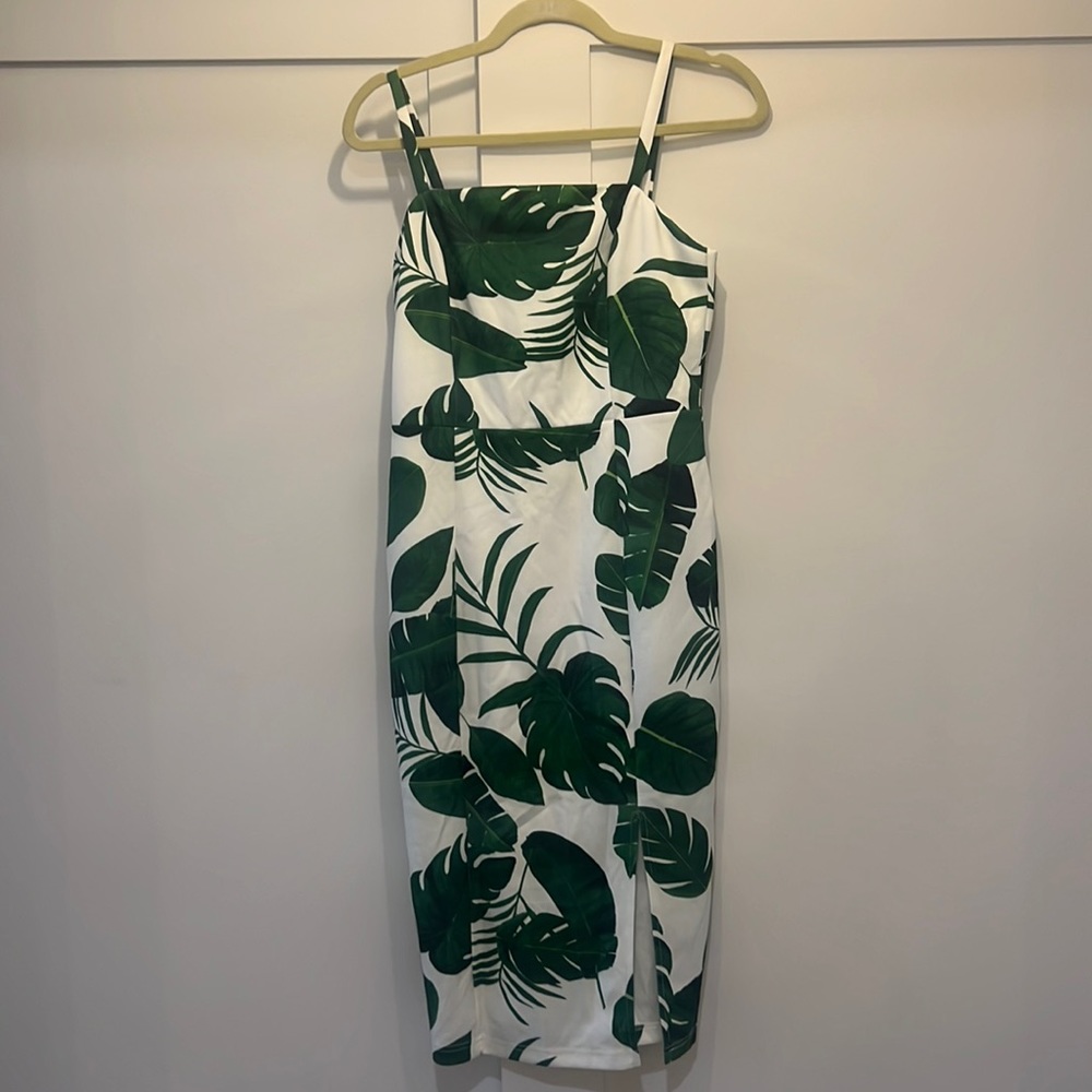 Form fitting Sleeveless Dress Size 4